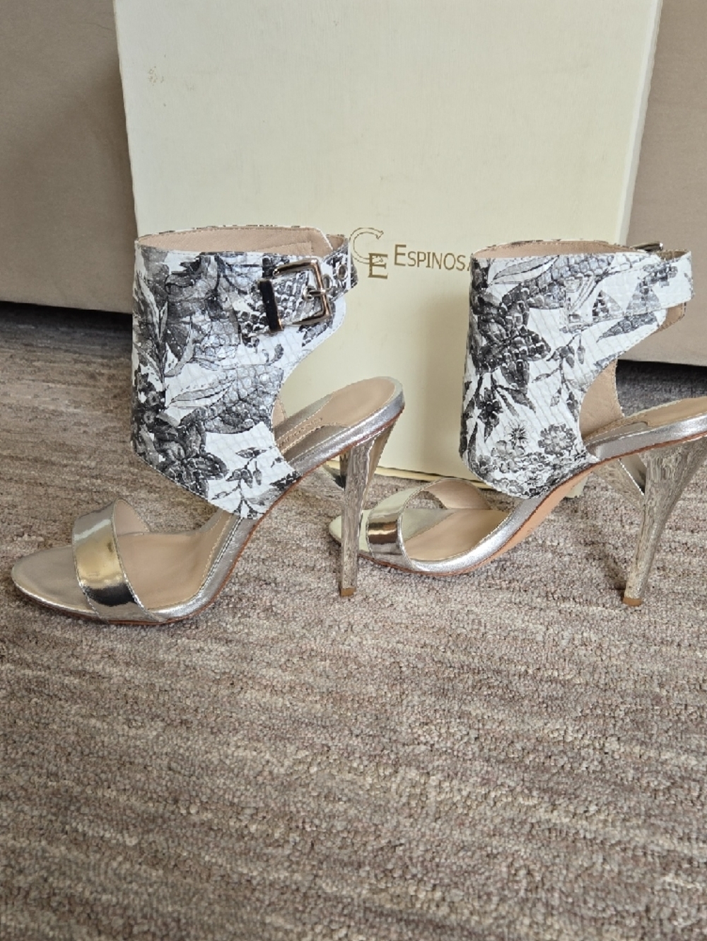 CAROLINNA ESPINOSA Floral Ankle-Cuff Heels - Picture 4 of 7